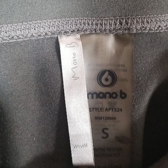 GC🔥 Mono B Leggings - Picture 5 of 6